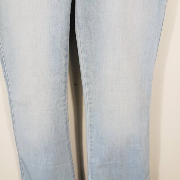 Spanx Light Wash, High Rise, Flare Leg, Pull On Sculpting Jeans, Size Small - Picture 6 of 16